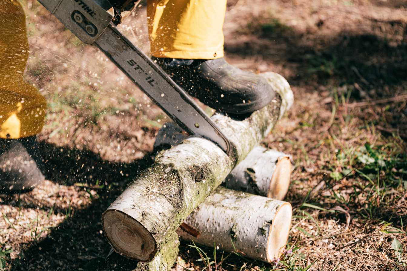 comment-regler-le-ralenti-d-une-tronconneuse-stihl-en-5-etapes-guide-2